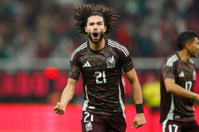 César Huerta será baja en la Selección Mexicana por lesión ante Japón y Corea del Sur