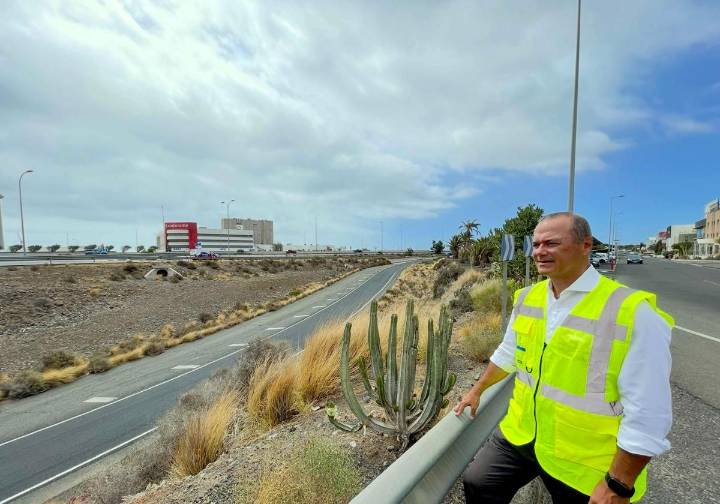 Primera reparación del firme de los viales de servicio de la GC