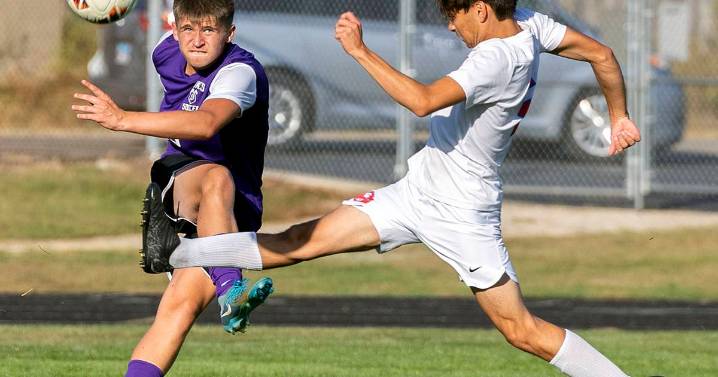 Dixon tacks on to early lead in win over Oregon