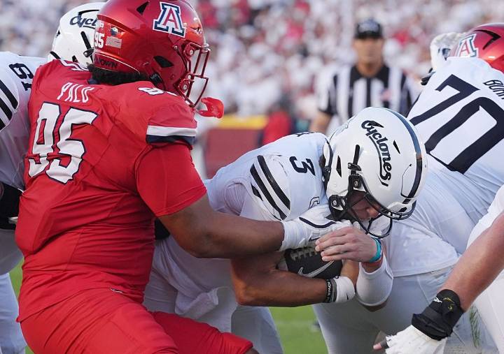 Deadspin | Rocco Becht, No. 14 Iowa State run past Arizona