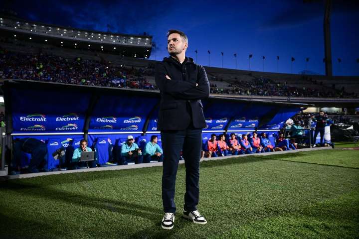 Nicolás Larcamón asegura que Cruz Azul buscará el liderato del torneo Apertura 2025