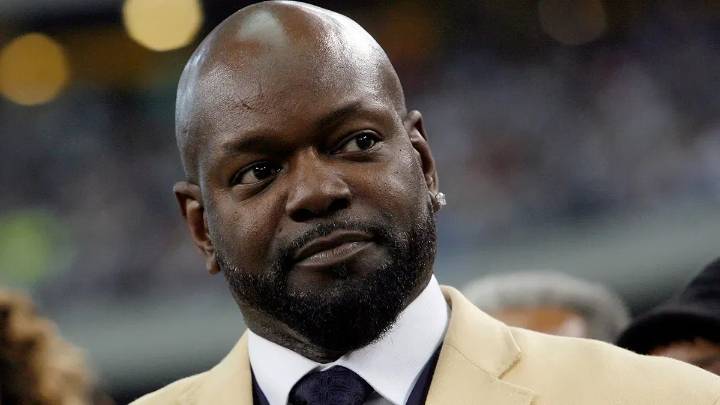Cowboys Legend Emmitt Smith Announces New Partnership After Losing Vegas Business Cowboys legend Emmitt Smith shifts focus to men’s health after suffering a loss with his Las Vegas business. Shivangi 