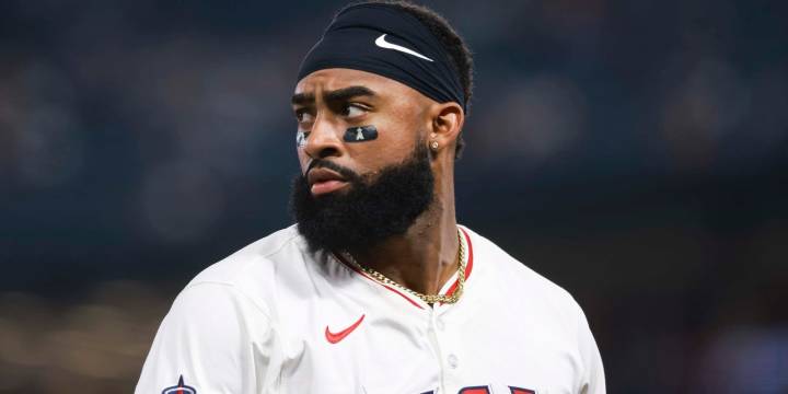 Angels' Jo Adell misses game with vertigo