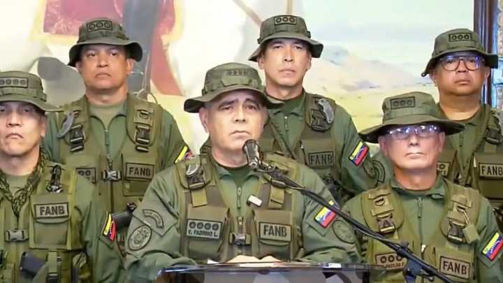 Venezuela refuerza con 25.000 militares sus fronteras en medio de tensiones con Estados Unidos