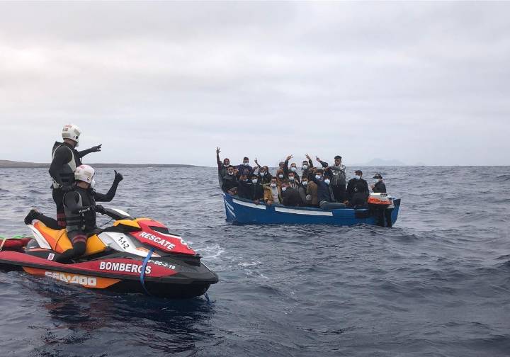 Rescatan los cadáveres de 7 inmigrantes que iban a bordo de pateras en aguas de Almería