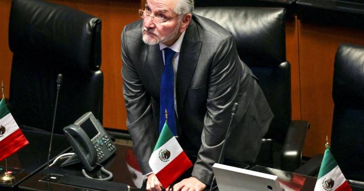 Adán Augusto mantiene control del Senado con todo y polémica por "La Barredora"