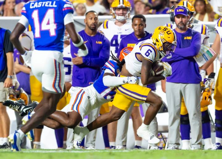 Deadspin | No. 3 LSU snags five interceptions in win over Florida