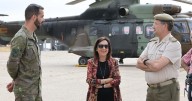A 50 grados en la cabina del helicóptero contra el fuego: la labor clave de las fuerzas aeromóviles del Ejército de Tierra