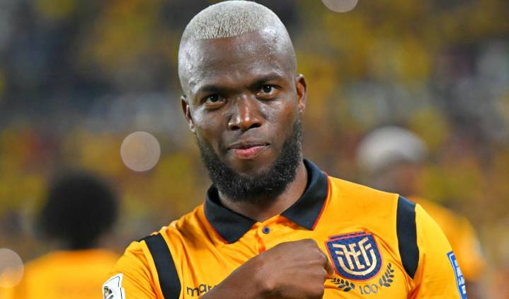 Enner Valencia da golpe antes del Mundial: cambió de equipo y liga