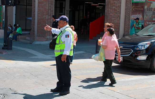 Informa Comisaría sobre cierre de vialidades por fiestas patrias