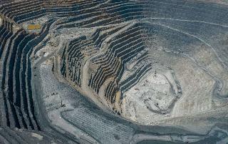 De Fábricas Rugientes a Minas Silenciosas: El Mapa Desigual de la Industria Mexicana en 2025