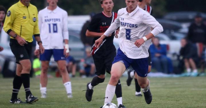 Gallatin boys soccer blanks Billings West, Golden Bears' girls return favor