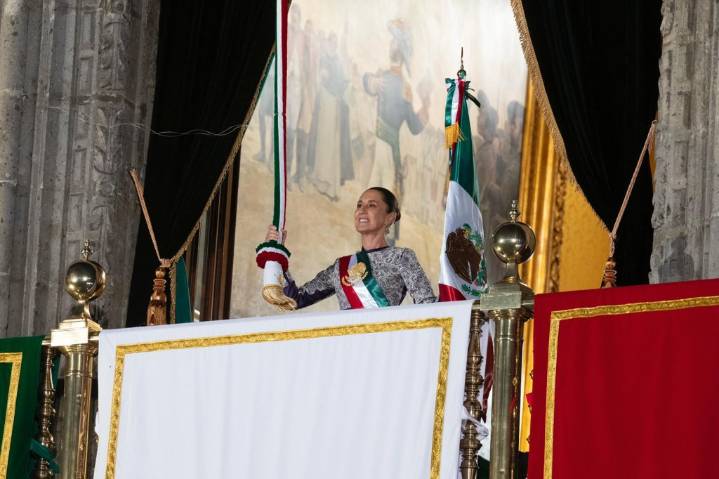 Asisten 280 mil personas al primer Grito de Independencia de Sheinbaum