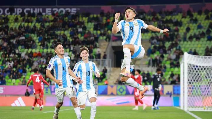 Pese a jugar 80' con 10, Argentina le ganó a Cuba en su debut en el Mundial Sub 20