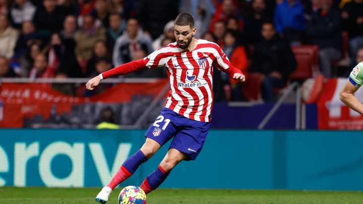 Yannick Carrasco se ofrece para regresar por tercera vez al Atlético de Madrid