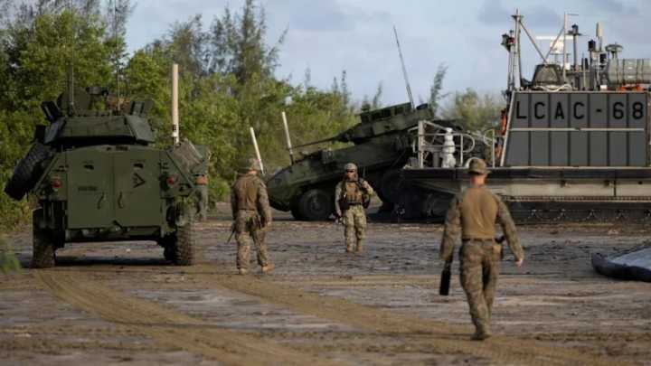 Gobernadora de Puerto Rico revela que llegarán más equipos militares: «Estados Unidos no le va a pasar una más a Maduro»