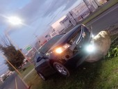 Veloz conductor termina impactado contra una piedra