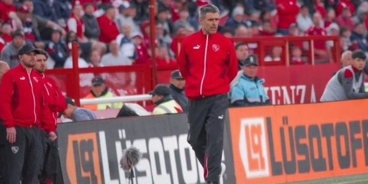 Julio Vaccari renunció como entrenador de Independiente tras otra derrota en el Torneo Clausura