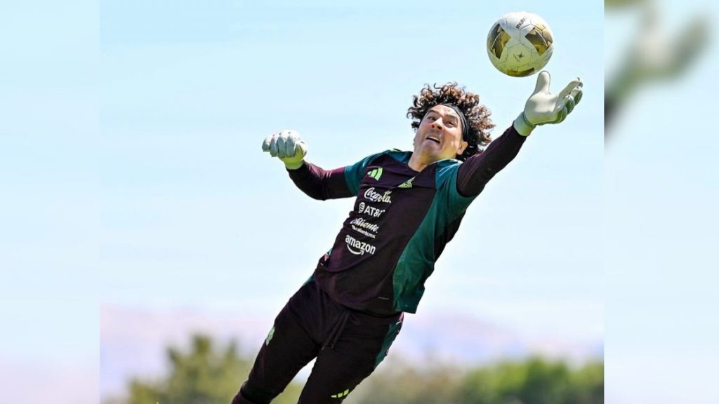 Memo Ochoa, sin equipo para ir a su 6to mundial