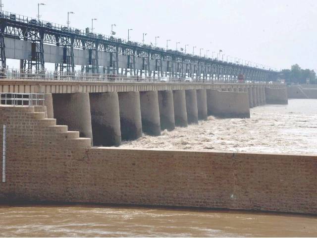 Sindh flood threat eases as river flows recede