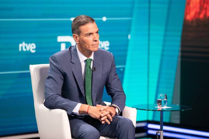 Sánchez carga duramente contra los jueces por "hacer política" con su familia