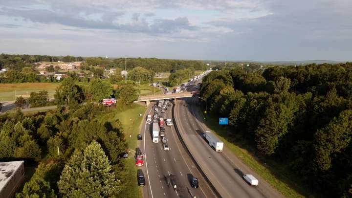 Accidente en la I-85 involucra a dos vehículos