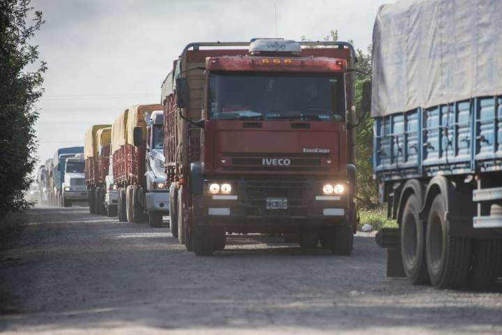 Acuerdo oficial. Camioneros cerró una nueva paritaria con aumentos hasta febrero