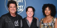 Carlos Vives y Goyo deslumbraron en el show de Jimmy Fallon: los colombianos presentaron una colaboración con el pianista Arthur Hanlon