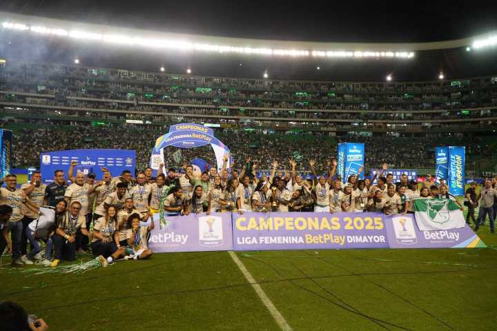 Deportivo Cali se coronó campeón del fútbol femenino tras vencer a Santa Fe