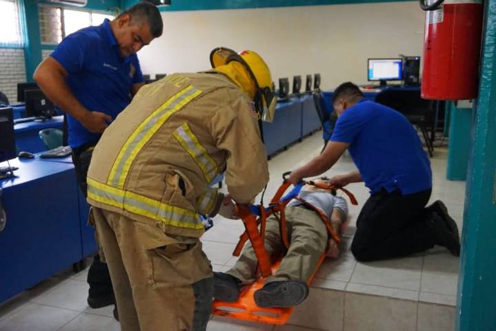EXITOSOS SIMULACROS EN EL DÍA NACIONAL DE PROTECCIÓN CIVIL