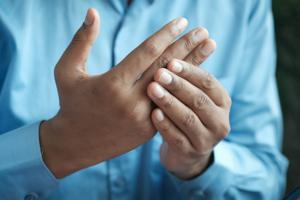 New smart artificial cartilage could revolutionize arthritis treatment