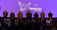 Milei cierra campaña en acto marcado por incidentes: enfrentamientos, lanzamientos de piedras y un reportero herido