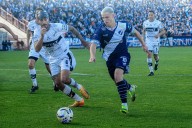 Alvarado dominó, no convirtió y quedó contra las cuerdas