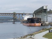 Oil exports push Port of Vancouver to record cargo shipments