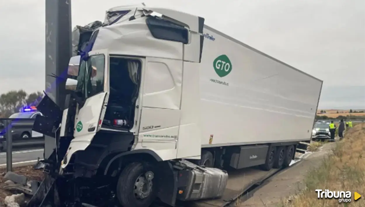 Cortado un carril en la A-66 por el accidente de un camión a su paso por Salamanca