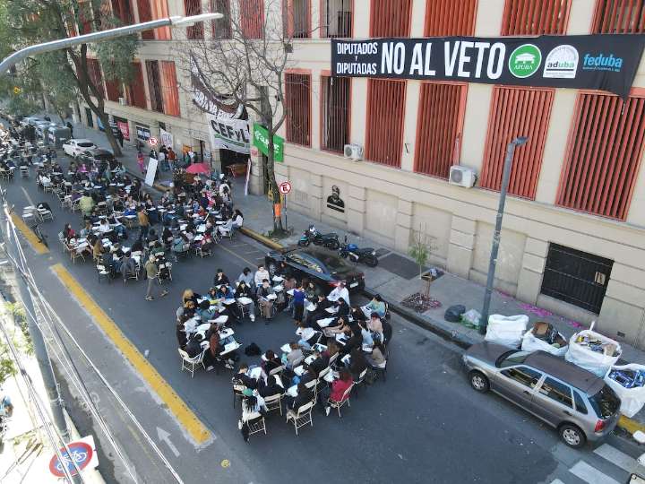Aumentan las renuncias. El reclamo al Gobierno de un decano de la UBA antes de la marcha: “Se está haciendo cada vez más difícil”