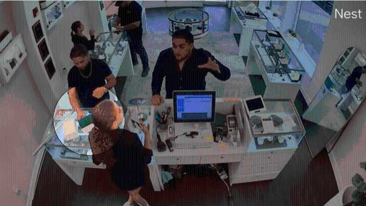 Robo de rolex en Joyería Peronis en Malden, MA