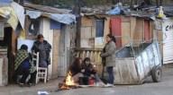 La pobreza bajó a 31,6% y afectó a cerca de 15 millones de personas en el primer semestre de 2025