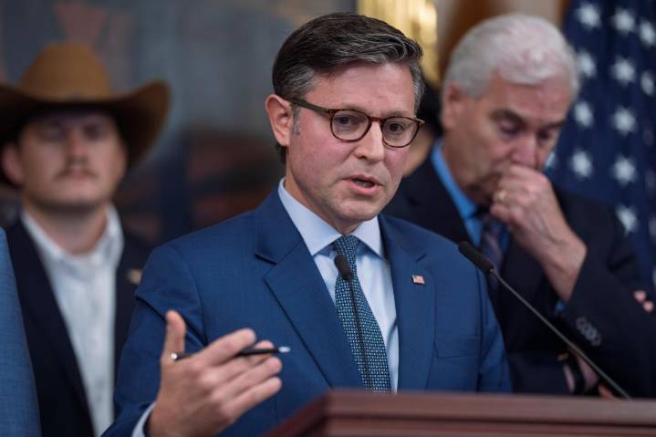 Democrats oppose spending bill, raising threat of a shutdown