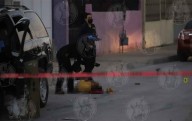 Hombre es asesinado a balazos y arrollado junto a su hermano; intentó defenderlo