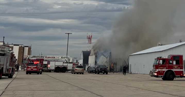 Fire at Milwaukee’s Timmerman Airport hangar draws large emergency response