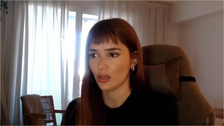 "No sé si está en la puerta de mi casa": la periodista Agustina Peñalva denunció en vivo a su acosador