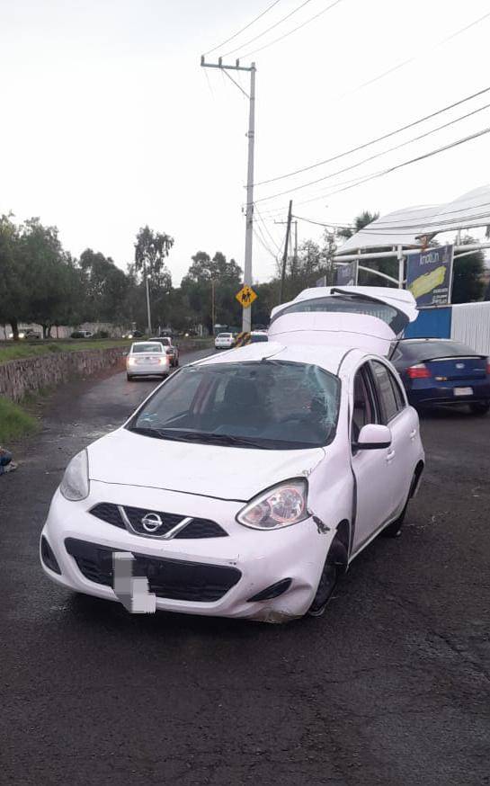 Volcadura deja un lesionado en Avenida Aguascalientes