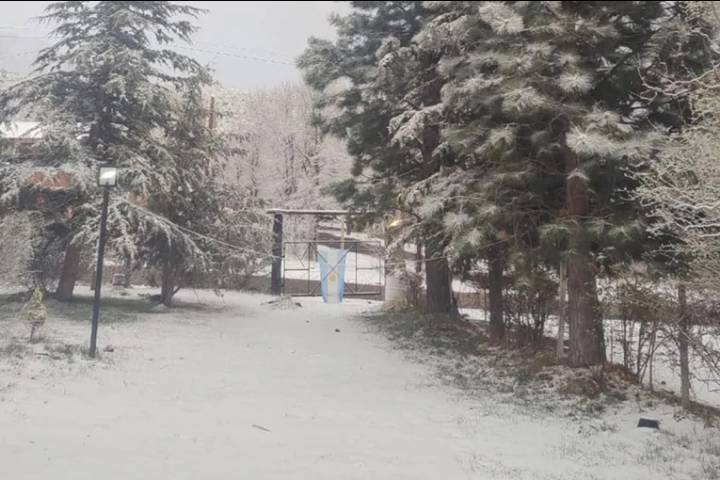 Mendoza recibió la primavera con lluvias, granizo y nieve: fotos y videos
