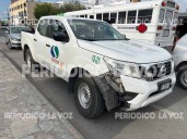 Conductora Imprudente Provoca Choque con Camioneta del SIMAS