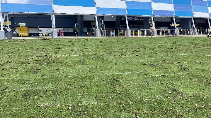 El pasto del Estadio Cuauhtémoc también se va de tour por Shakira