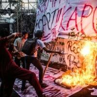 Govt gestures leave roots of Indonesia protests intact