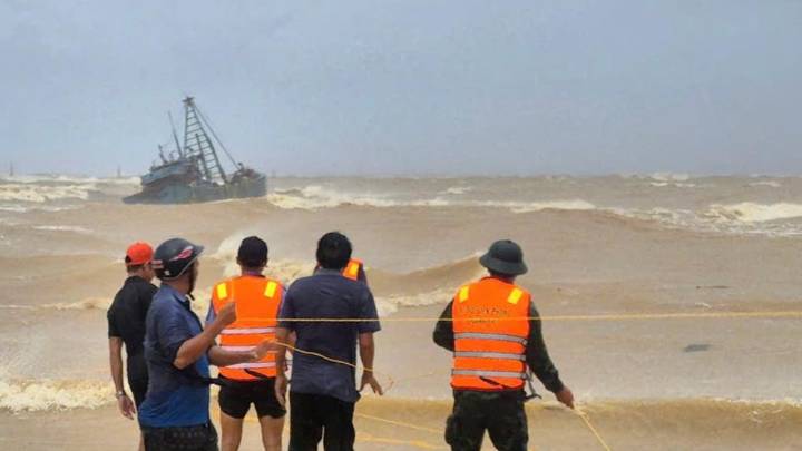 Tifón Bualoi deja devastación y 19 muertos en Vietnam