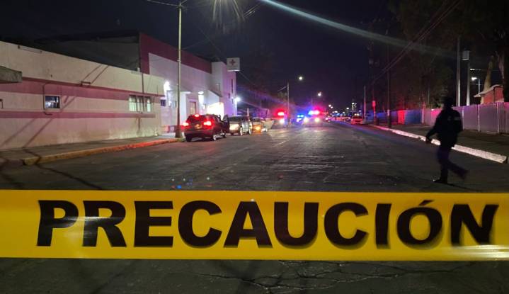 Muere hombre afuera de Cruz Roja, llegó herido por disparos