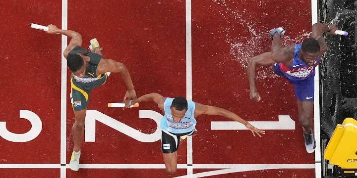 La increíble definición bajo la lluvia en el Mundial del atletismo: un país africano logró una histórico triunfo ante Estados Unidos